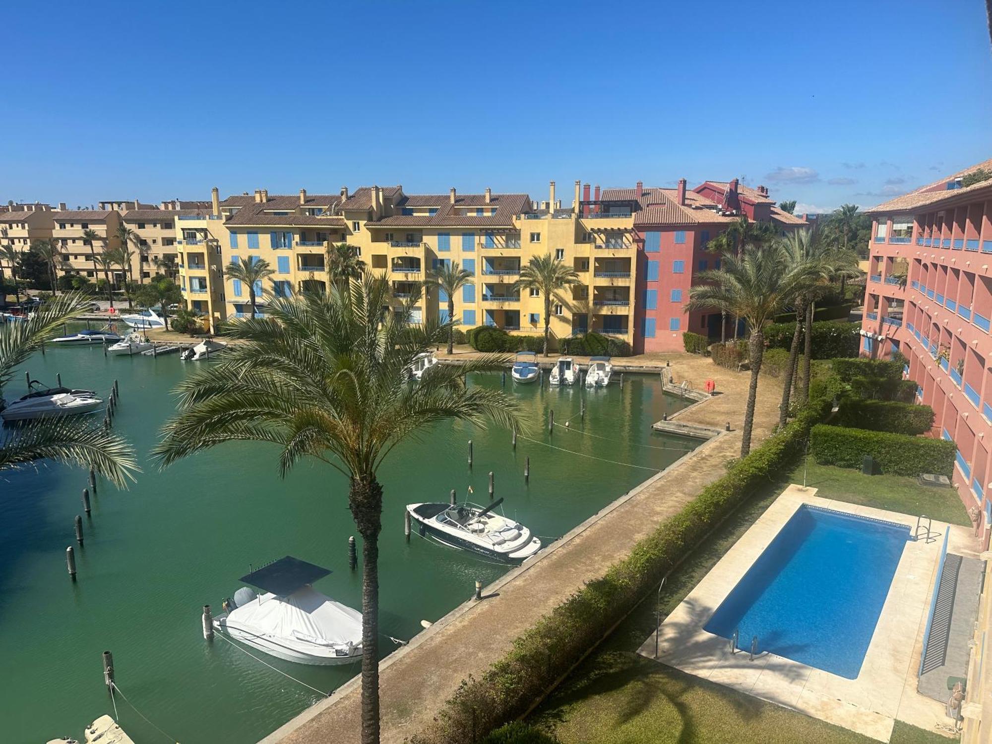 Marina *